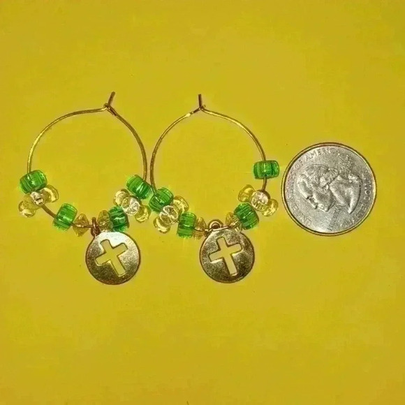 ❤️ Handmade Hoop Green/Clear CROSS Dangles Beaded Earrings - Picture 2 of 6